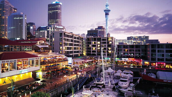 Auckland's history, culture and scenic highlights with a visit to Kelly Tarlton's SEA LIFE Aquarium.