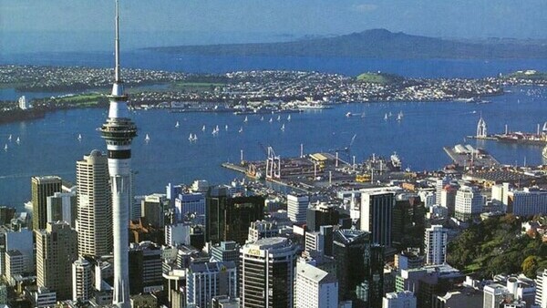 Auckland Tour with a difference -  the highlights of the city with an experience of  the Waitakere Ranges and the West Coast